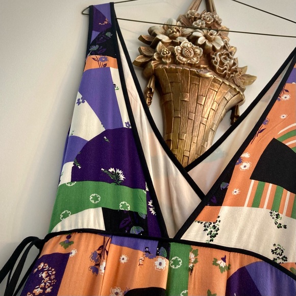 Urban Outfitters sleeveless wide leg V neck patchwork pattern jumpsuit size 2 - Picture 11 of 12